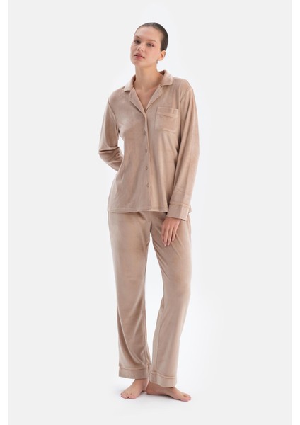 Sütlü Kahve Biye Detaylı Kadife Gömlek Pantolon Pijama Takımı
