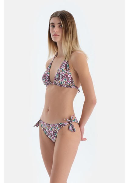 Multicolor Üçgen Geniş Bikini Üst modelleri