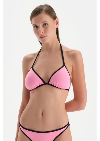 Siyah-Pembe Üçgen Küçük Bikini Üst