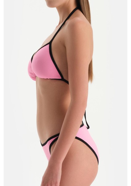 Siyah-Pembe Üçgen Küçük Bikini Üst modelleri