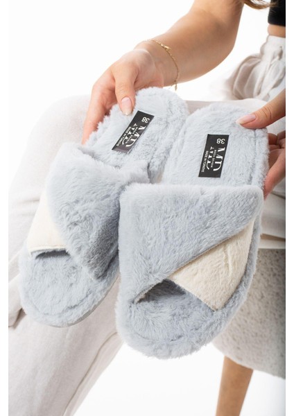 Gri Kışlık Dikişli Taban Çinçila Peluş Kumaş Burgu Terlik Sessiz Taban Ev Terliği