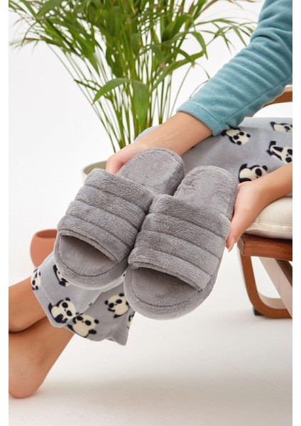 Gri Önü Açık Sessiz Taban Kadın Terlik Ev Terliği