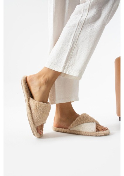 Bej Kışlık Dikişli Taban Çinçila Peluş Kumaş Burgu Terlik Sessiz Taban Ev Terliği fırsatları