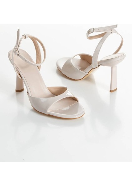 Kadın Bilekten Bağlamalı Topuklu Ayakkabı 3095 fırsatları