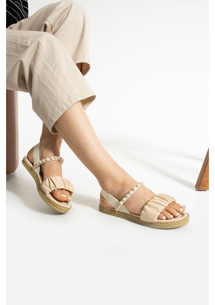 Bej İncili Lastikli Sandalet fırsatları