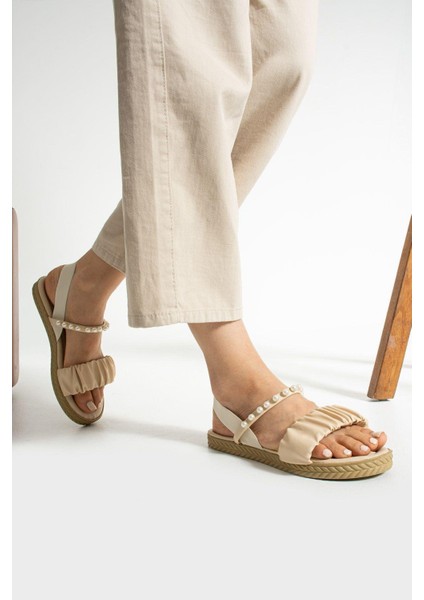 Bej İncili Lastikli Sandalet indirimleri