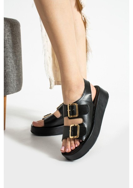 Siyah Kalın Taban Lastik Detaylı Çift Toka Sargılı Sandalet modelleri