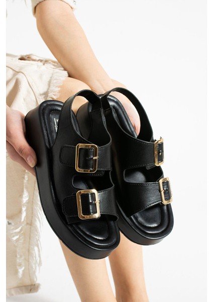 Siyah Kalın Taban Lastik Detaylı Çift Toka Sargılı Sandalet indirimleri