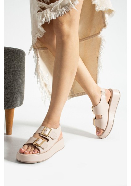 Bej Kalın Taban Lastik Detaylı Çift Toka Sargılı Sandalet modelleri