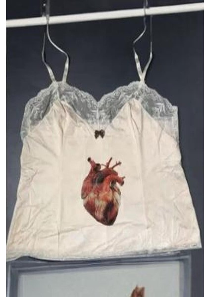 Beyaz Realistic Heart Dantel Gotik Y2K Askılı Crop