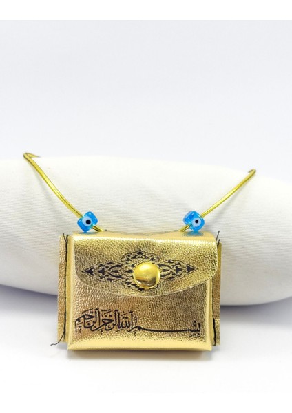 Altın Renkli Kare Nazarlı Deri Çantalı Mini Kur'an-I Kerim Lastikli Araba Dikiz Ayna Süsü