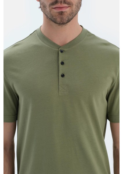 Yağ Yeşili Kısa Kollu Yarım Patlı Tişört Pantolon Pijama Takımı indirimleri