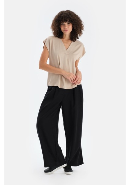 Taş V Yaka Pilikaşeli Viskon Tişört fırsatları