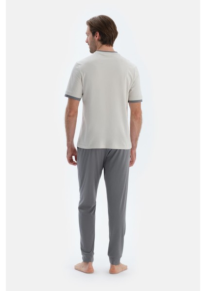 Açık Gri Kısa Kollu Baskı Detaylı Tişört Pantolon Pijama Takımı