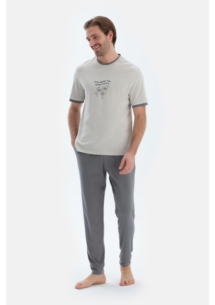 Açık Gri Kısa Kollu Baskı Detaylı Tişört Pantolon Pijama Takımı