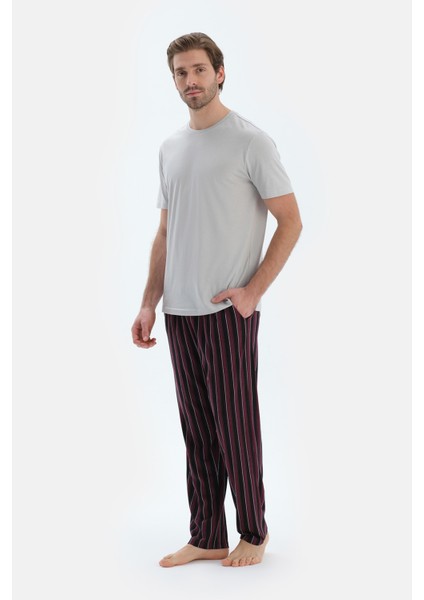 Açık Gri Kısa Kollu Tişört Çizgili Pantolon Pijama Takımı