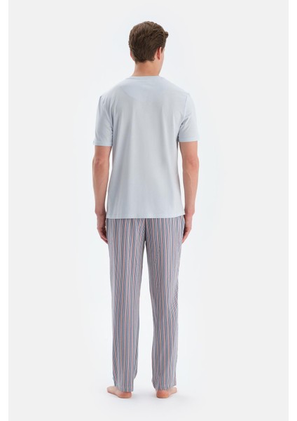 Açık Gri Pat ve Fleto Cep Detaylı Tişört Pantolon Pijama Takımı