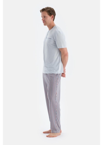Açık Gri Pat ve Fleto Cep Detaylı Tişört Pantolon Pijama Takımı