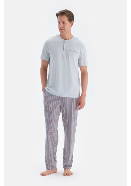Açık Gri Pat ve Fleto Cep Detaylı Tişört Pantolon Pijama Takımı