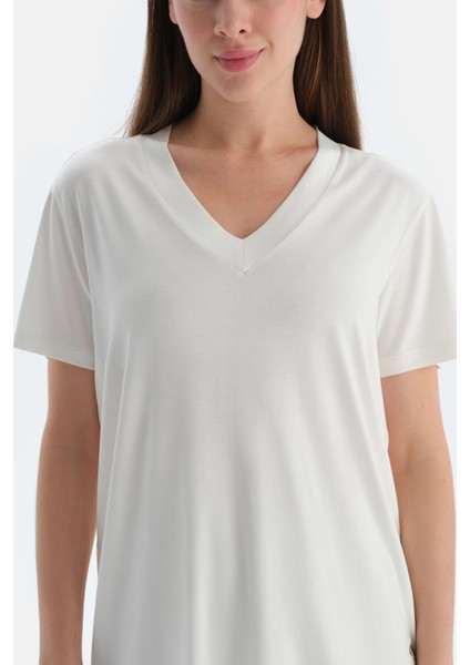 Ekru V Yaka Kısa Kollu Tişört Şort Pijama Takımı indirimleri