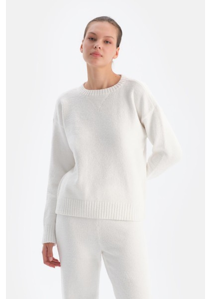 Beyaz Polar Sweatshırt