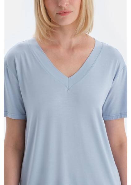 Buz Mavisi V Yaka Kısa Kollu Modal Tişört indirimleri