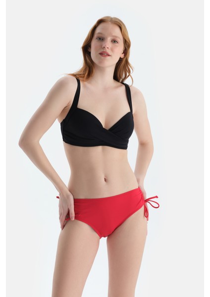 Kırmızı Yanı Büzgülü Bikini Alt