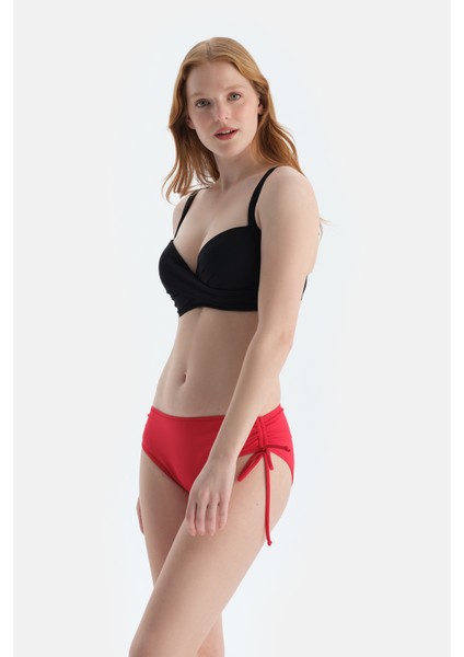 Kırmızı Yanı Büzgülü Bikini Alt modelleri