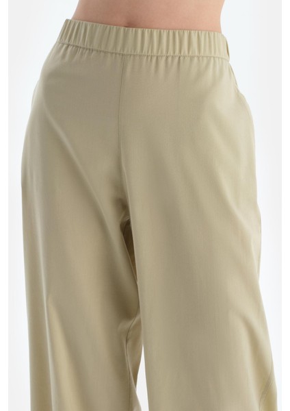 Açık Yeşil Dikiş Detaylı Dokuma Pantolon indirimleri