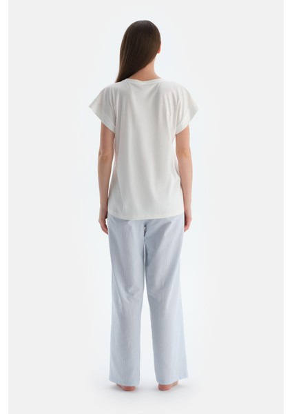 Kırık Beyaz Baskı Detaylı Altı Çizgili Tişört Pantolon Pijama Takımı fiyatları