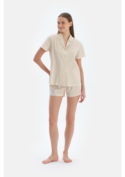 Ekru Puantiye Baskılı Basıc Gömlek Şort Pijama Takımı