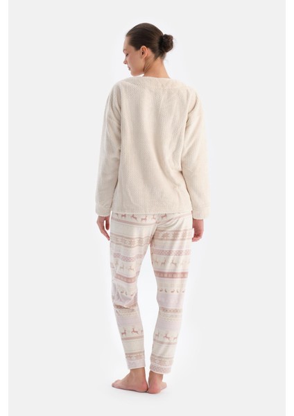 Ekru Geyikli Altı Metraj Baskılı Pijama Takımı