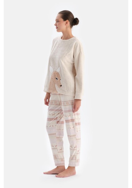Ekru Geyikli Altı Metraj Baskılı Pijama Takımı