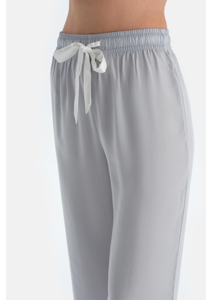 Açık Gri Biyeli Dokuma Pantolon indirimleri
