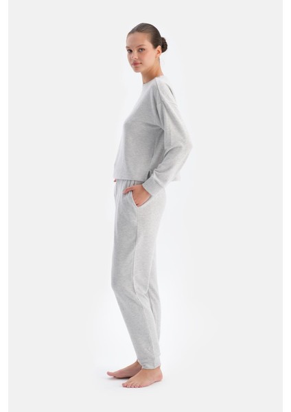 Gri Melanj Bisiklet Yaka Uzun Kollu Jogger Pantolonlu Pijama Takımı modelleri