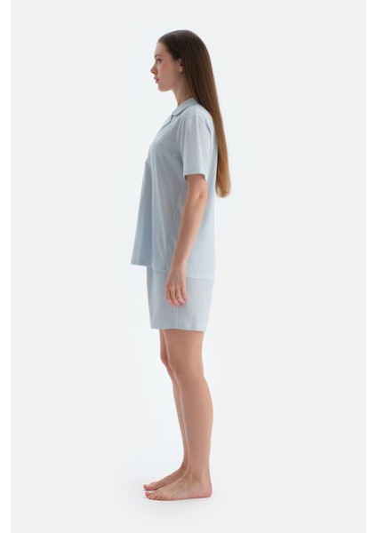 Açık Mavi Çizgili Kısa Kollu Gömlek Şort Pijama Takımı modelleri