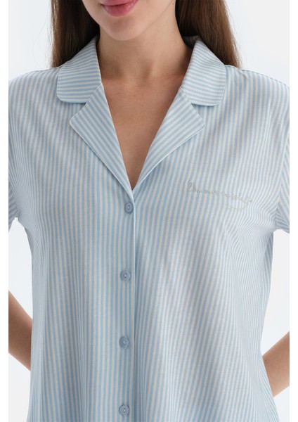 Açık Mavi Çizgili Kısa Kollu Gömlek Şort Pijama Takımı indirimleri