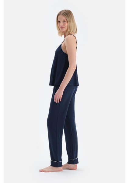 Lacivert V Yaka Ince Askılı Viskon Atlet Pantolon Pijama Takımı modelleri