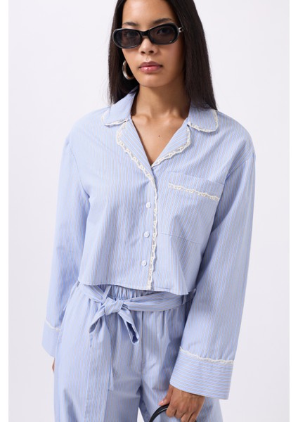 Çizgili Cep Detay Crop Mavi Gömlek modelleri