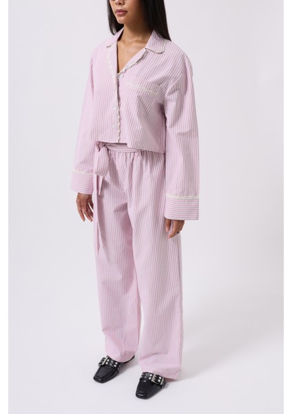 Çizgili Cep Detay Crop Pembe Gömlek fırsatları