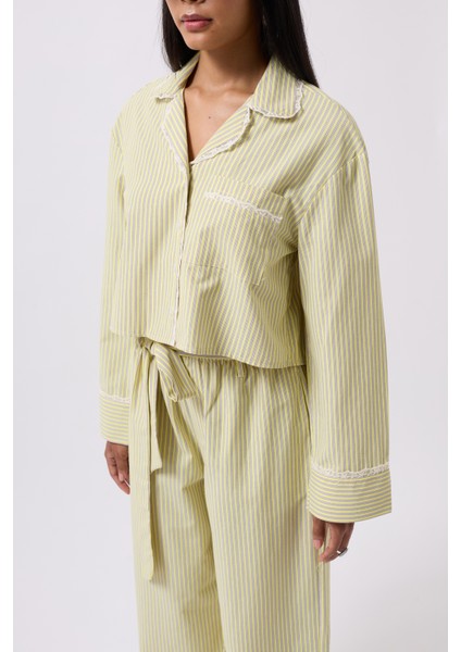 Çizgili Cep Detay Crop Sarı Gömlek fırsatları