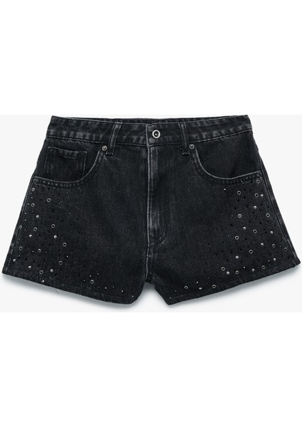 Düğmeli Cep Detaylı Taşlı Mini Denim Şort