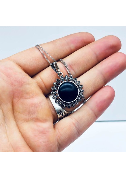 Güneş Model Oltu Taşı Işçilikli 925 Ayar Gümüş Kolye