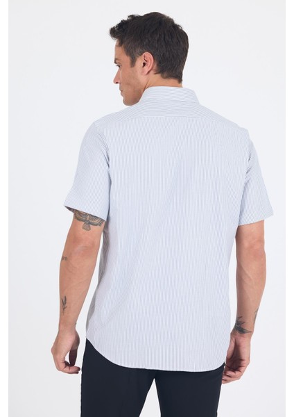 Siyah Sert Yaka Kısa Kol Cepli Comfort Fit Cls Gömlek 1004250259 indirimleri