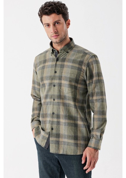 Uzun Kollu Ekoseli Gabardin Sert Yaka Cepli Garnili Casual Comfort Fit Gömlek 1004235110 fırsatları