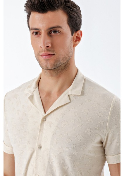 Kısa Kollu Desenli Jakarlı Apaş Yaka Cepsiz Casual Slim Fit Dar Kesim Gömlek 1004230150 indirimleri