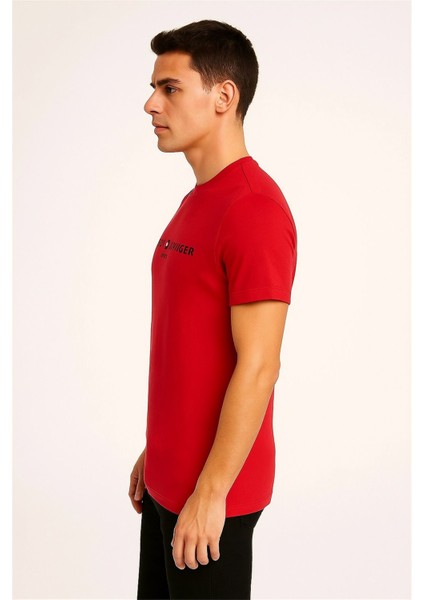Bisiklet Yaka Nakışlı T-Shirt Kırmızı Tommy fiyatları