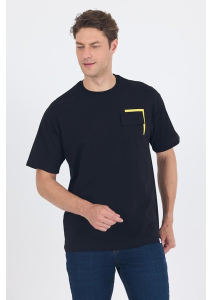 Siyah Kısa Kol Bisiklet Yaka Kapaklı Cep Pamuk Casual Oversize Tişört 1011250131