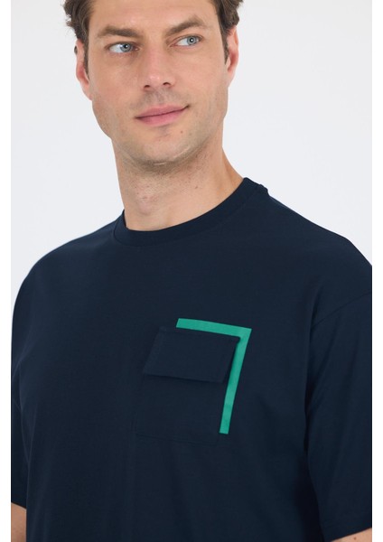 Koyu Lacivert Kısa Kol Bisiklet Yaka Kapaklı Cep Pamuk Casual Oversize Tişört 1011250131 fırsatları