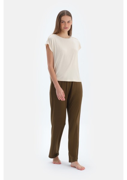 Ekru Dantel Detaylı Tişört Pantolon Pijama Takımı